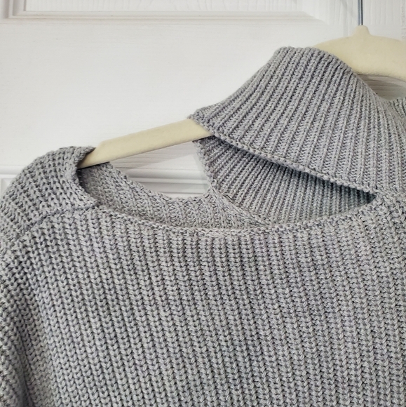 BOBI BLACK Los Angeles NWT Heather Gray Shoulder Cutout Turtleneck Sweater Sz M - Picture 2 of 16